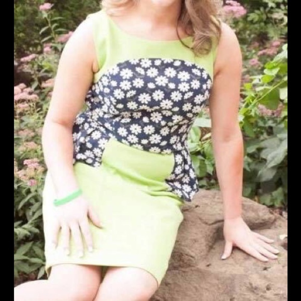 Teri Jon Floral Dress Size 10 taken to a 6